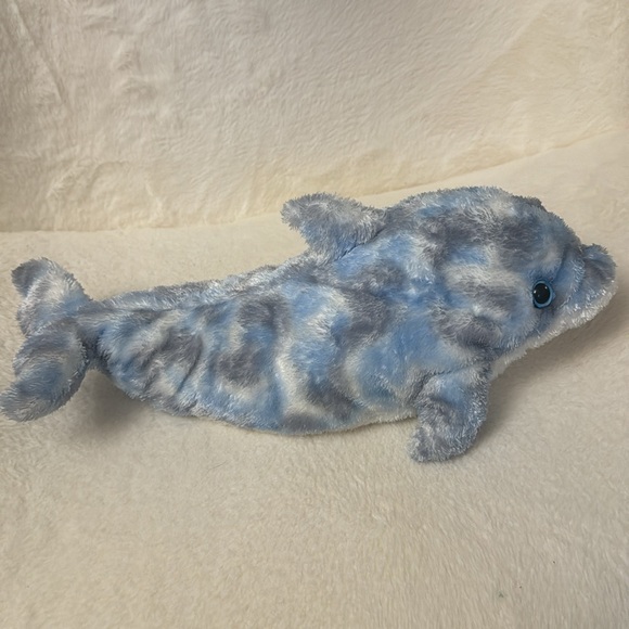 Ty Classics Collection “Dipper” the Dolphin (12 inch) - Picture 3 of 7